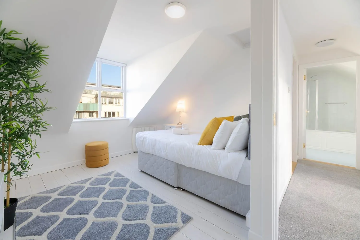Apartment Modern Canal View Home, In City Centre, Sleeps 8 Galway Ireland