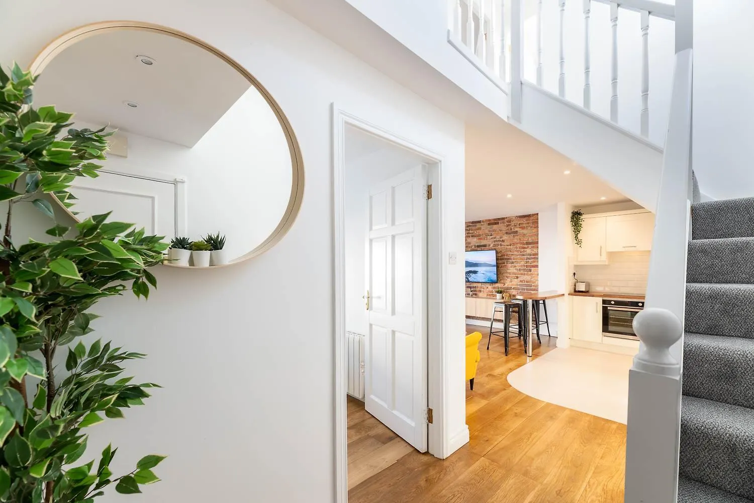 Apartment Modern Canal View Home, In City Centre, Sleeps 8 Galway Ireland