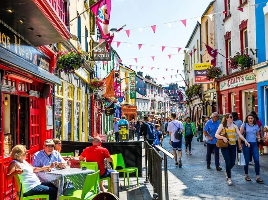 Modern Canal View Home, In City Centre, Sleeps 8 Galway Ireland